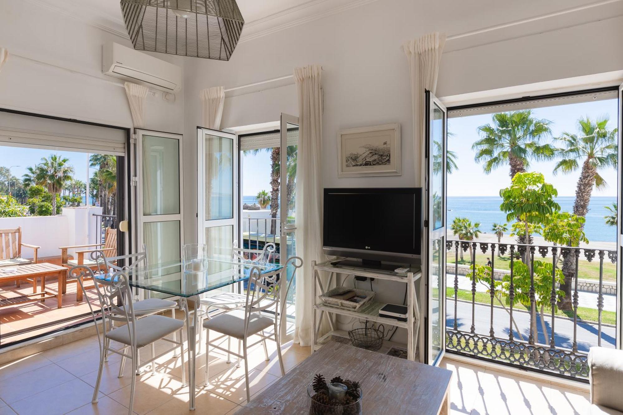Apartamento Con Encanto En Primera Linea De Playa Malaga Zewnętrze zdjęcie