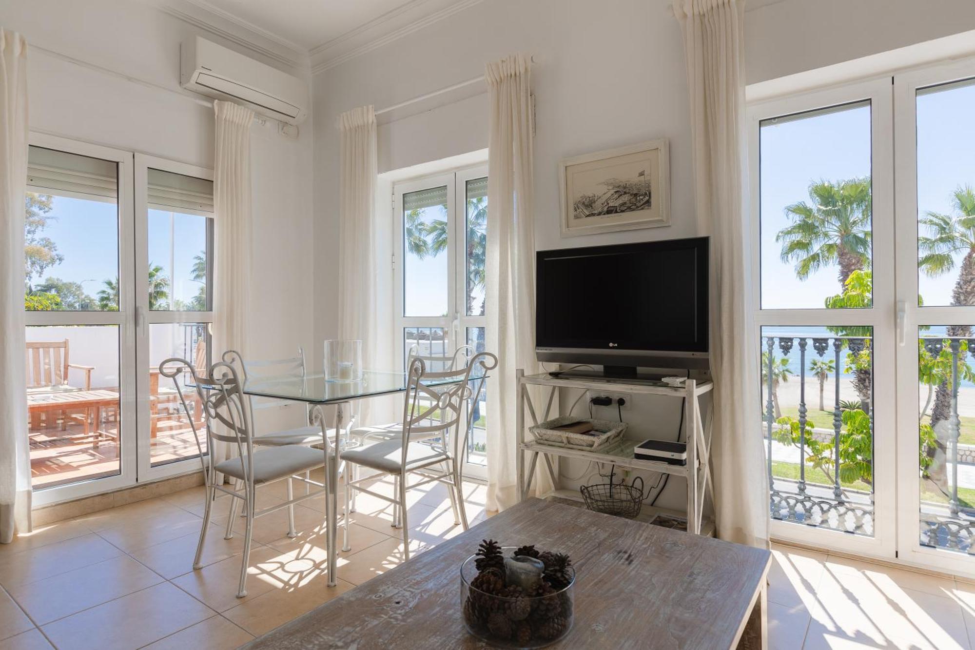 Apartamento Con Encanto En Primera Linea De Playa Malaga Zewnętrze zdjęcie